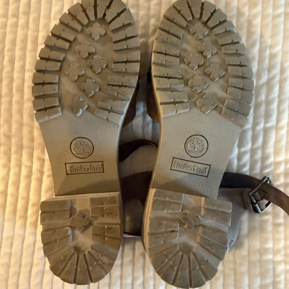 Women's size 10 Timberland sandals in Taupe Nubuck.  ￼ Very lightly worn. - Picture 4 of 4